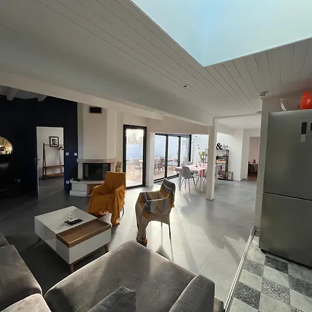 Le Pas Sage Du Marche *