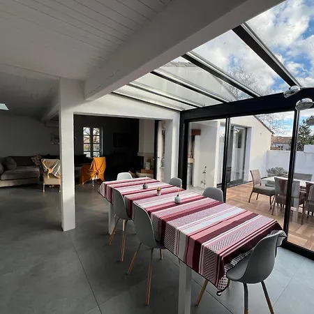 Le Pas Sage Du Marche *