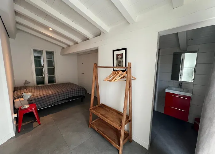 Le Pas Sage Du Marche