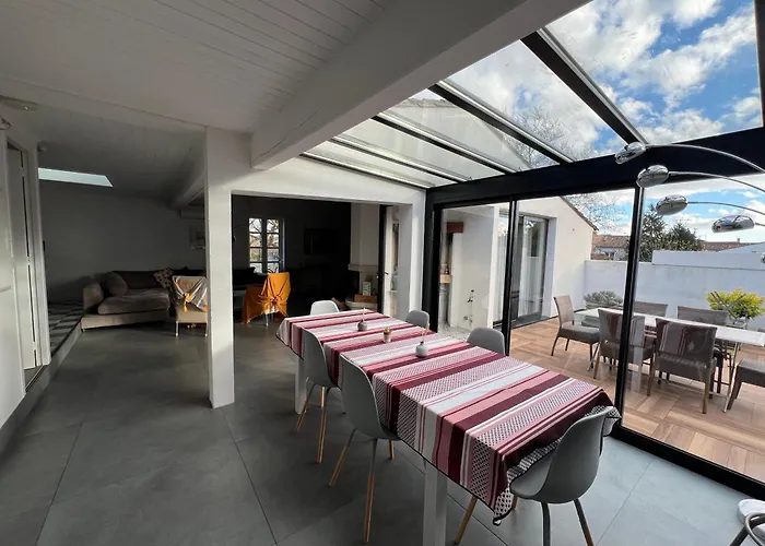 Le Pas Sage Du Marche *